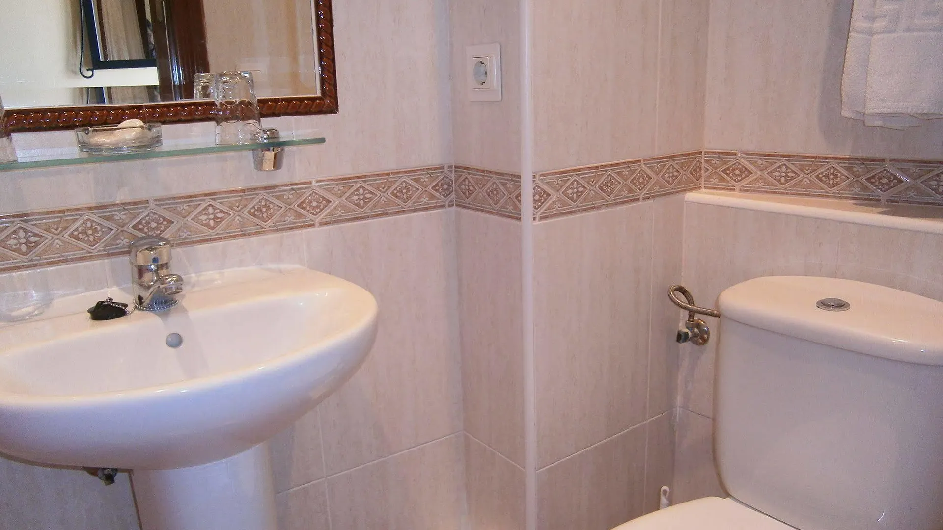 بيت ضيافة Hostal Almanzor قرطبة