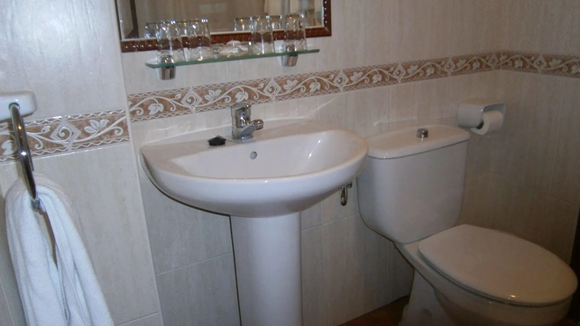 Hostal Almanzor Cordoba Guest house