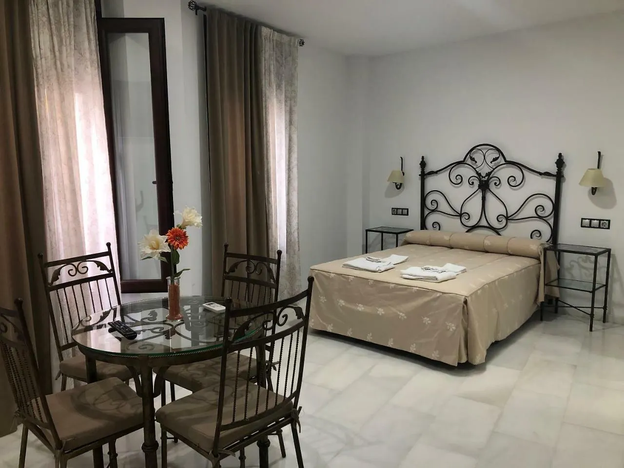 Hostal Almanzor Cordoba